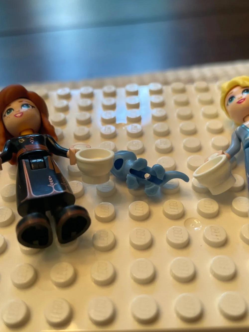 Lego Frozen Elsa and Anna figures